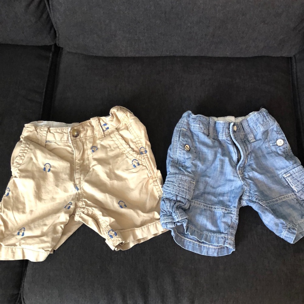Lot 2 Baby Gap shorts 2T